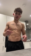 popular-18yo-tiktoker-and-youtuber-with-big-cock-sex-video-4