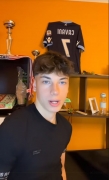 Tiktokers-with-gay-Chinese-guy-5