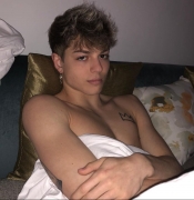 youtuber-fucking-pussy-and-cumming-2
