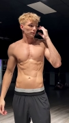 Tiktokers-cumming-and-cum-licking-2
