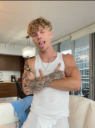 popuar-tiktoker-fingering-his-ass-and-cumming-9
