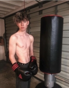 youtuber-riding-dildo-2