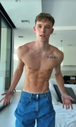 Popular-Tiktoker-Fingering-his-asshole-for-you-3