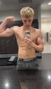 Straight-college-dude-try-gay-sex-first-time-3