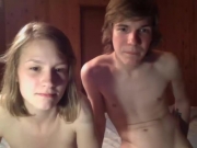 amateur-teenage-couple-on-webcam-fucking-3